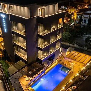 **** Hotel Piramida Albania