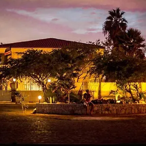 Surf House Albergue Santa Maria